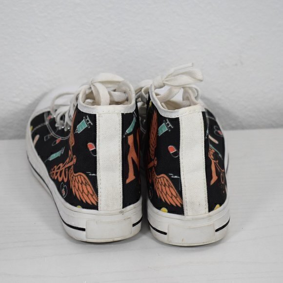 Unbranded High top shoes with Nurse print Size 6 Great Condition has a few flaws - Picture 5 of 8